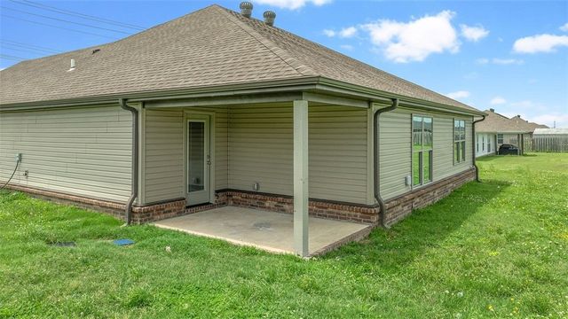 1708 Taylor Orchard Road, Gentry, AR 72734