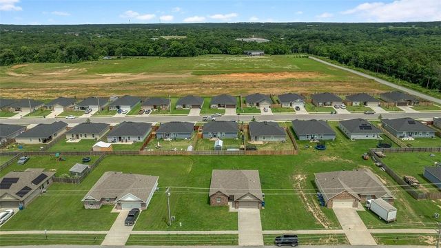 1708 Taylor Orchard Road, Gentry, AR 72734