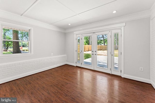 18301 CABIN RD, Triangle, VA 22172