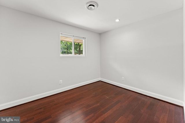 18301 CABIN RD, Triangle, VA 22172