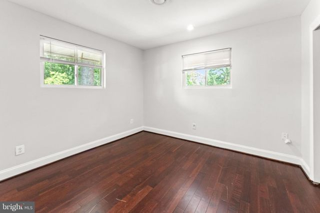 18301 CABIN RD, Triangle, VA 22172