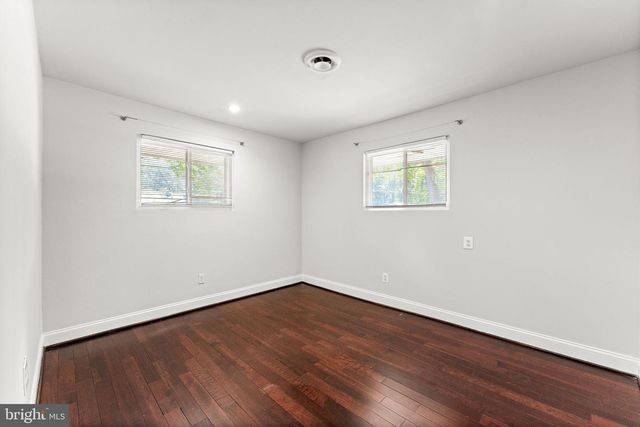 18301 CABIN RD, Triangle, VA 22172