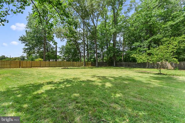 18301 CABIN RD, Triangle, VA 22172