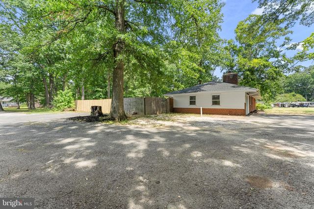 18301 CABIN RD, Triangle, VA 22172