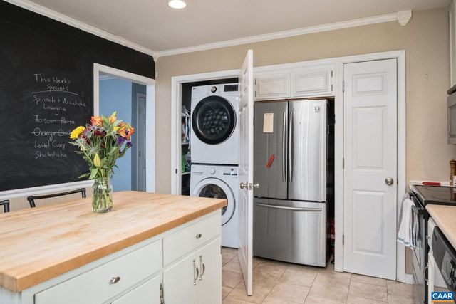 1635 POES LN, Charlottesville, VA 22911