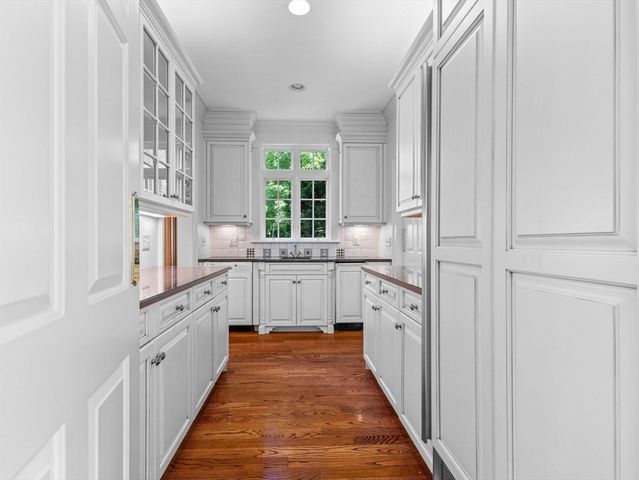20 Longmeadow Drive, Westwood, MA 02090