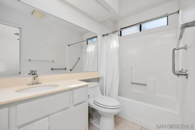 5070 Chalet Dr, Oceanside, CA 92057