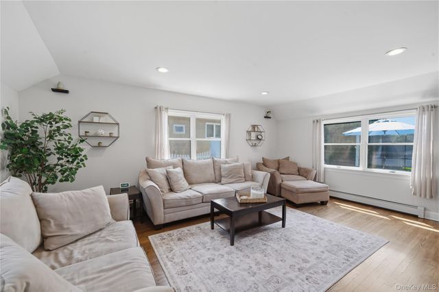 418 Bay 6th Street, West Islip, NY 11795