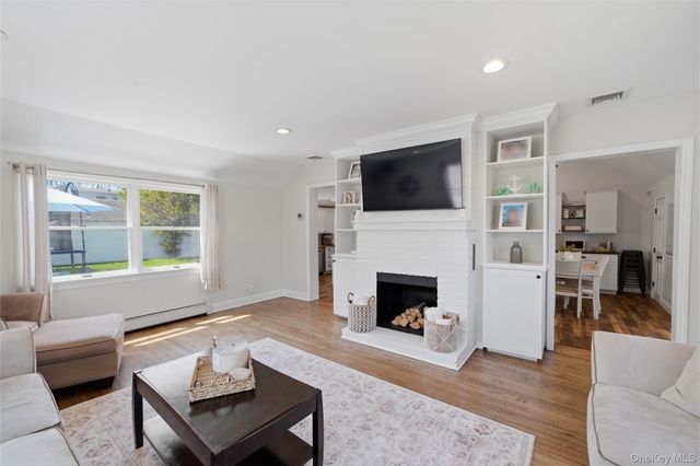 418 Bay 6th Street, West Islip, NY 11795