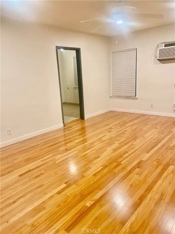 5758 Vineland Avenue, North Hollywood, CA 91601