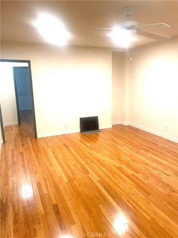 5758 Vineland Avenue, North Hollywood, CA 91601