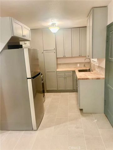 5758 Vineland Avenue, North Hollywood, CA 91601