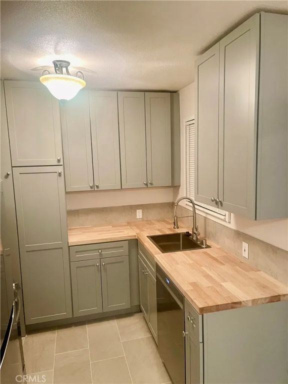 5758 Vineland Avenue, North Hollywood, CA 91601
