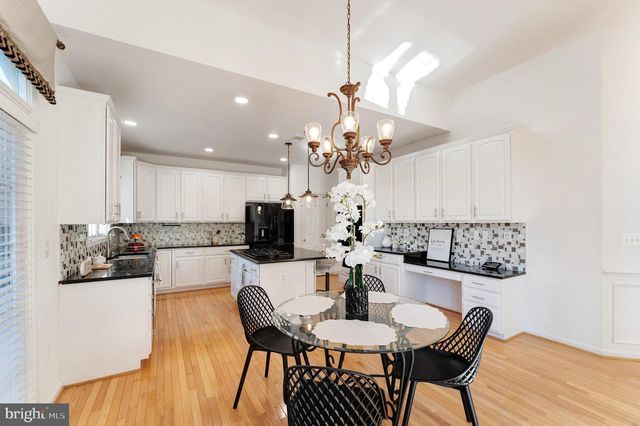 7204 LYNDAM HILL CIR, Lorton, VA 22079