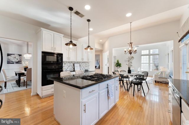 7204 LYNDAM HILL CIR, Lorton, VA 22079