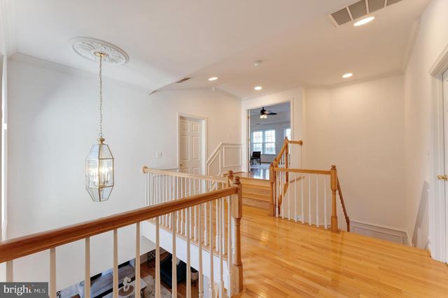 7204 LYNDAM HILL CIR, Lorton, VA 22079