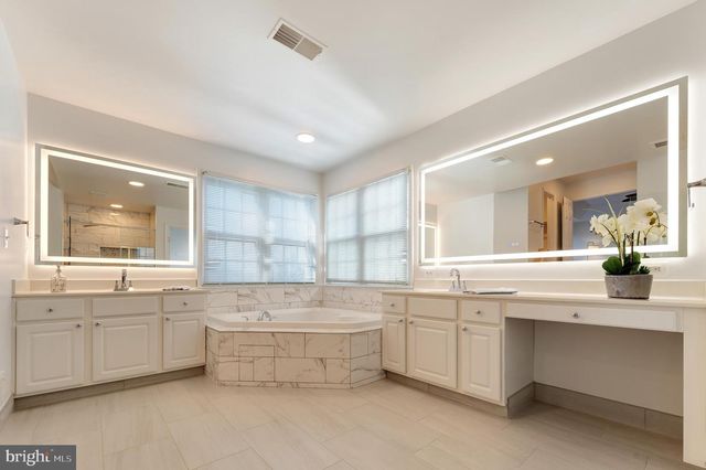 7204 LYNDAM HILL CIR, Lorton, VA 22079