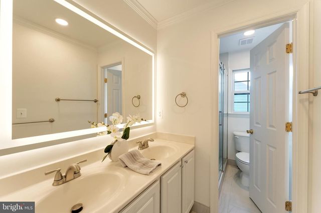 7204 LYNDAM HILL CIR, Lorton, VA 22079