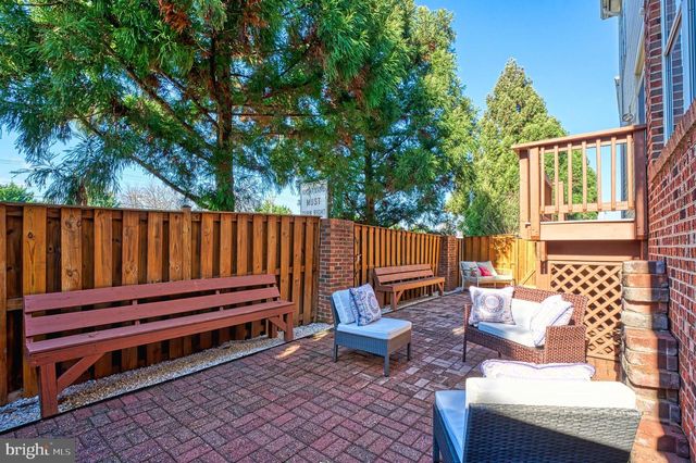 7204 LYNDAM HILL CIR, Lorton, VA 22079