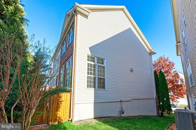 7204 LYNDAM HILL CIR, Lorton, VA 22079