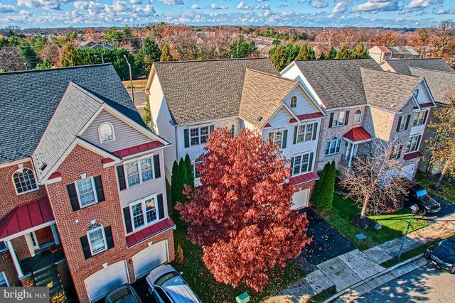 7204 LYNDAM HILL CIR, Lorton, VA 22079