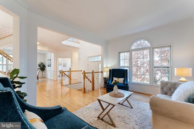 7204 LYNDAM HILL CIR, Lorton, VA 22079