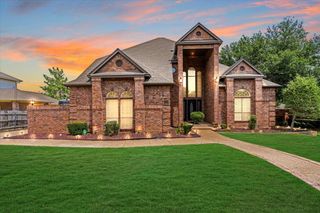 5205 Vicksburg Drive, Arlington, TX 76017