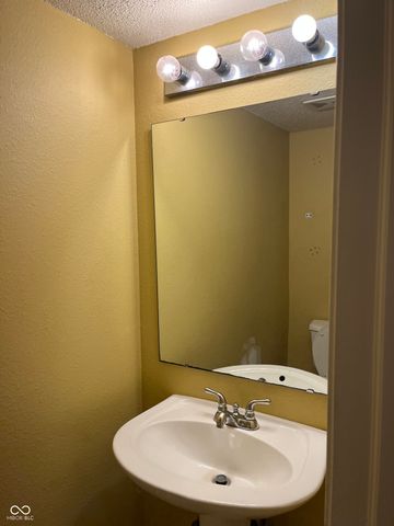 19277 Fox Chase Drive, Noblesville, IN 46062