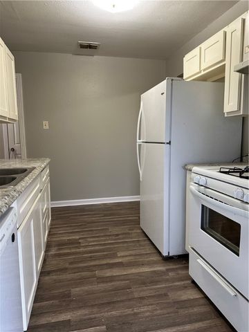 918 Ronald Dr, Corpus Christi, TX 78412