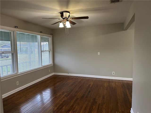 918 Ronald Dr, Corpus Christi, TX 78412