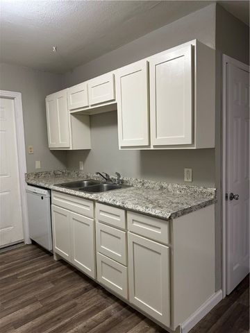 918 Ronald Dr, Corpus Christi, TX 78412