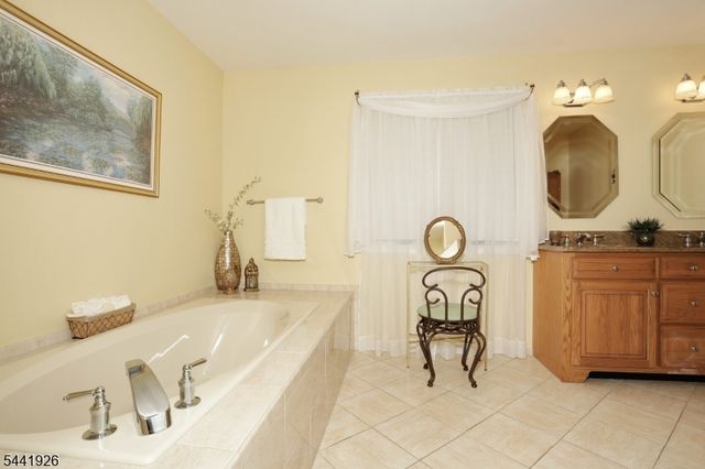 72 Birch Ln, Wayne Twp., NJ 07470