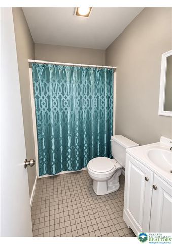 1142 West Hamilton Street 2F, Allentown City, PA 18101