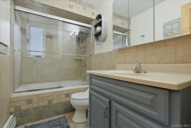 38 Bacon Lane, Babylon, NY 11702