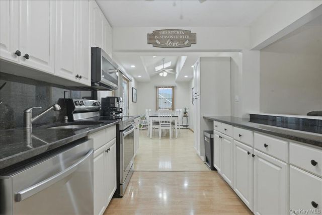 38 Bacon Lane, Babylon, NY 11702