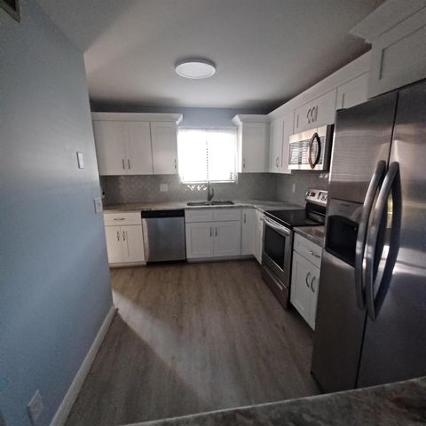 4820 Lucerne Lakes Boulevard 108, Lake Worth, FL 33467