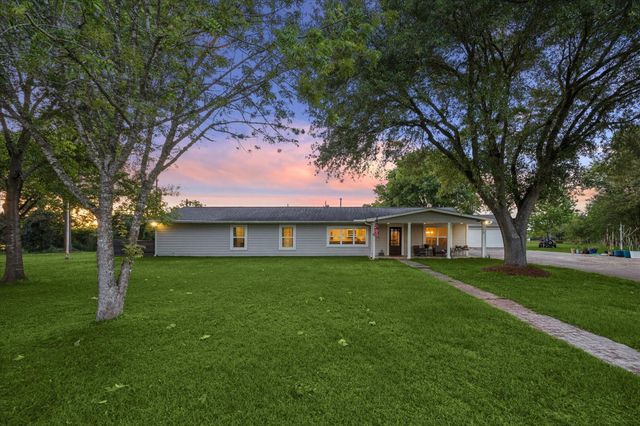 32610 Mallard Street, Brookshire, TX 77423
