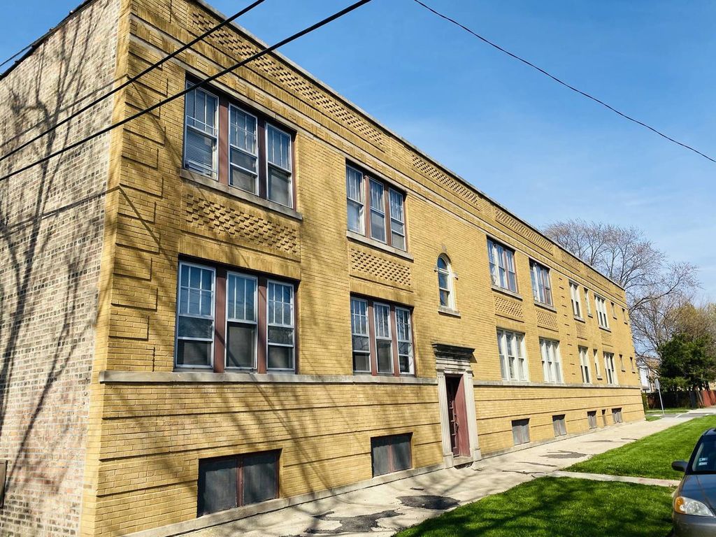 2502 N Monitor Avenue 1, Chicago, IL 60639