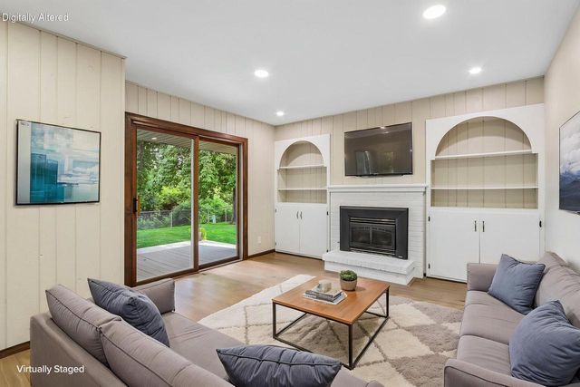 4120 S Regal DRIVE, New Berlin, WI 53151
