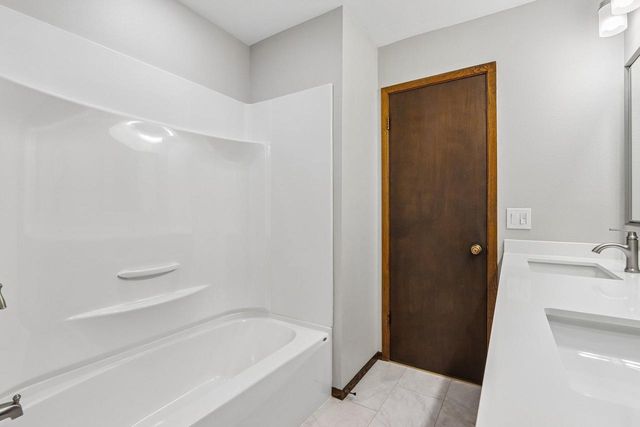4120 S Regal DRIVE, New Berlin, WI 53151