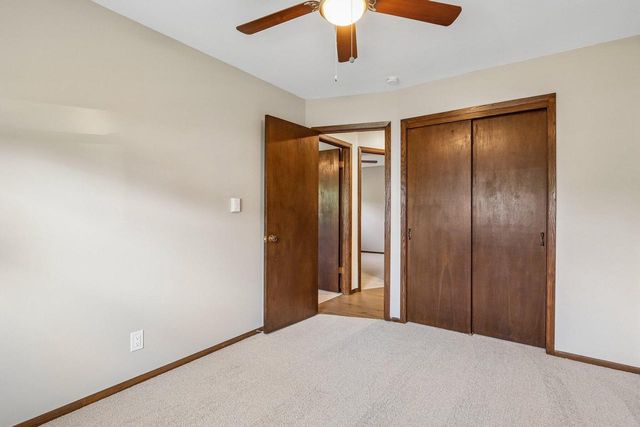 4120 S Regal DRIVE, New Berlin, WI 53151