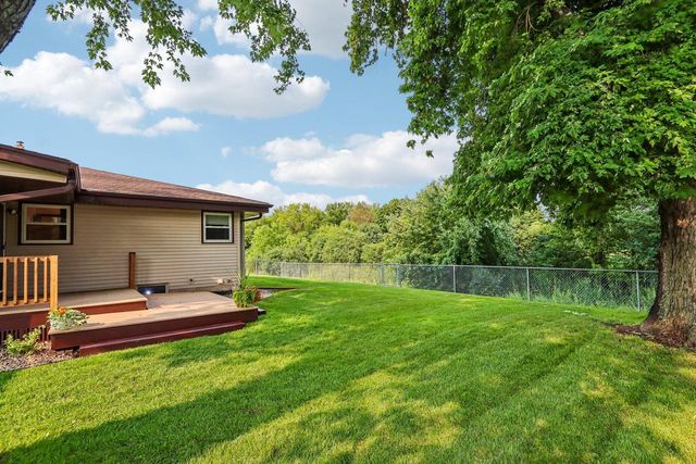 4120 S Regal DRIVE, New Berlin, WI 53151