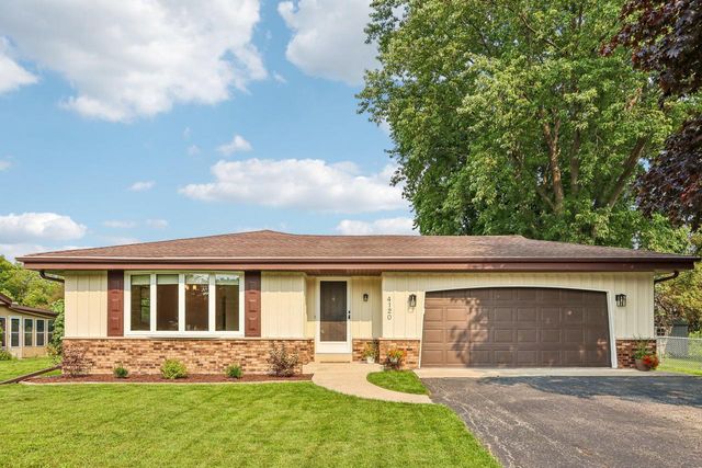 4120 S Regal DRIVE, New Berlin, WI 53151