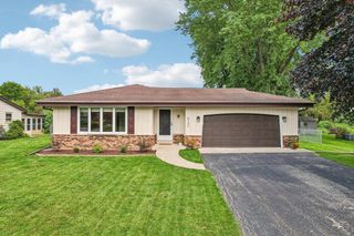 4120 S Regal DRIVE, New Berlin, WI 53151