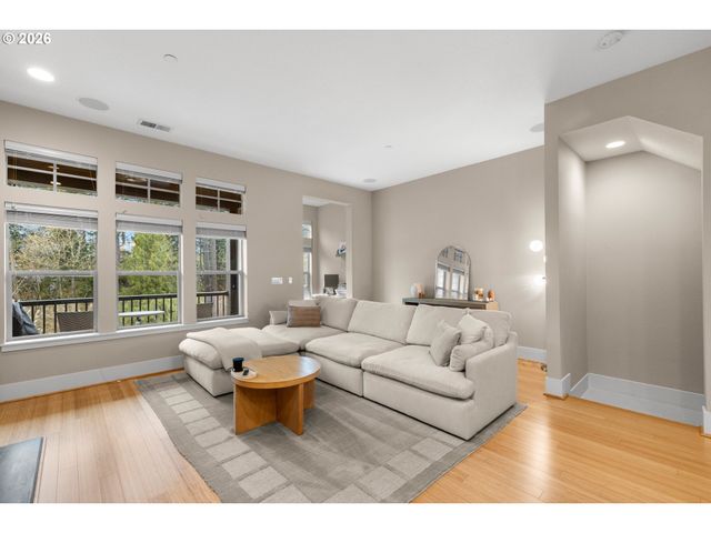 10089 Sw MORRISON St, Portland, OR 97210