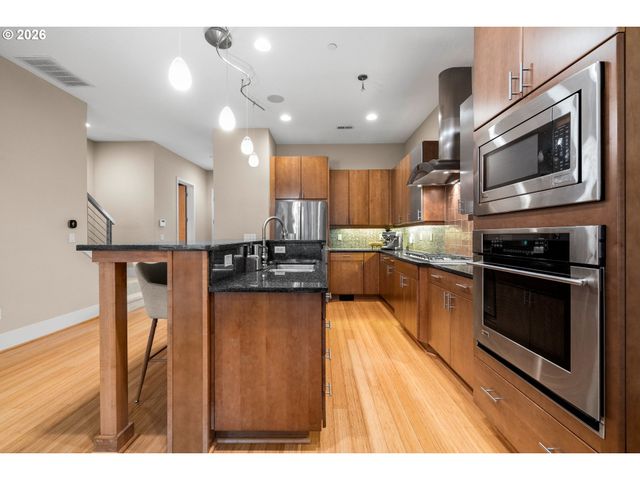 10089 Sw MORRISON St, Portland, OR 97210