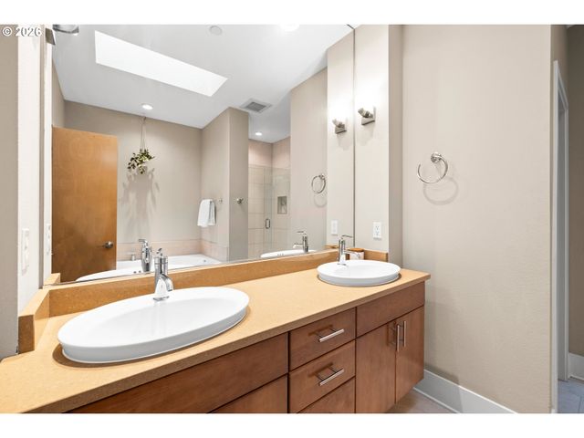 10089 Sw MORRISON St, Portland, OR 97210