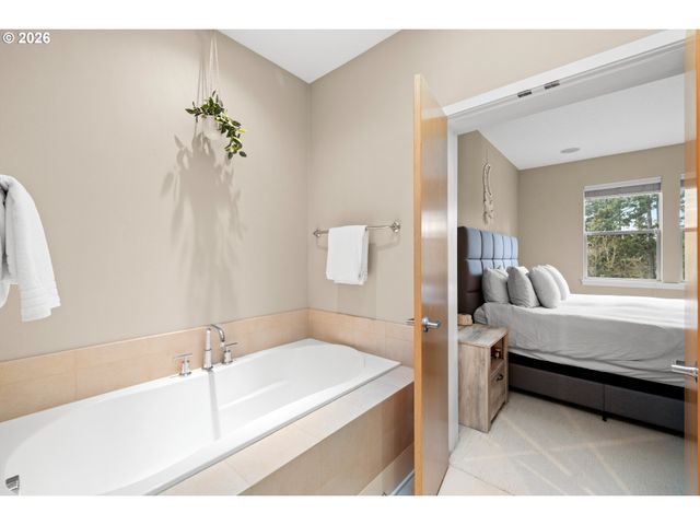 10089 Sw MORRISON St, Portland, OR 97210