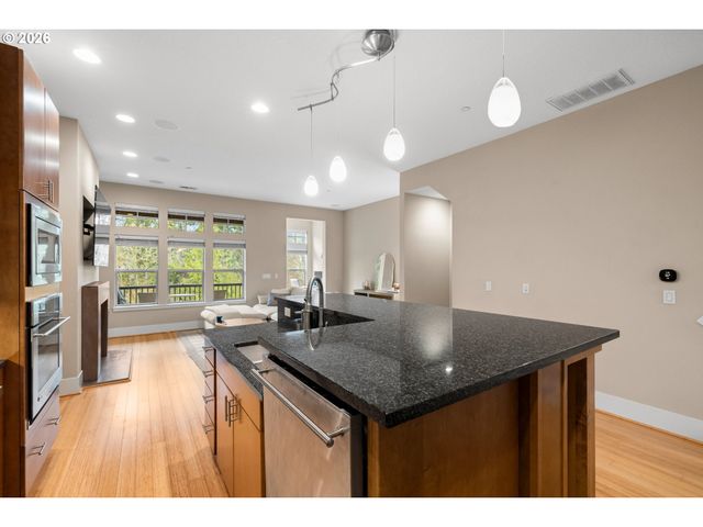 10089 Sw MORRISON St, Portland, OR 97210