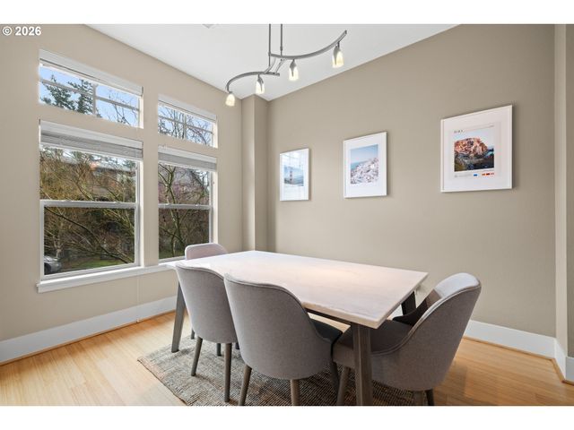 10089 Sw MORRISON St, Portland, OR 97210